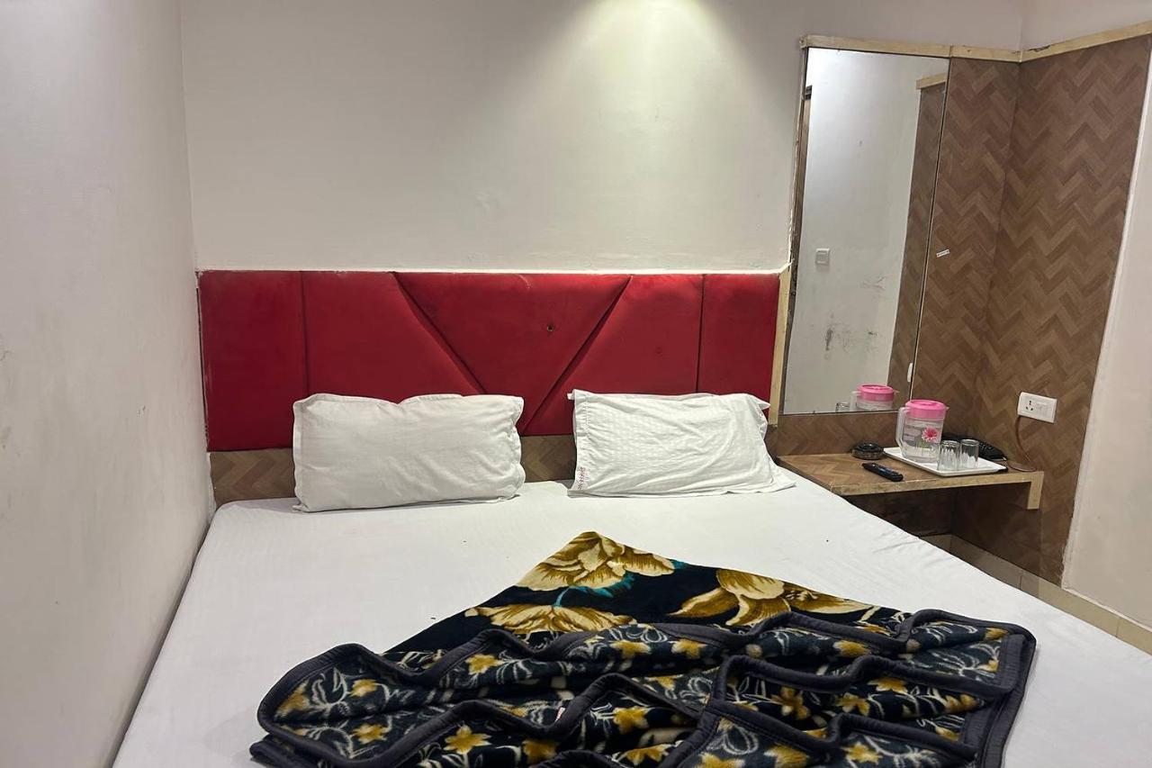 Shree Lodge Near New Delhi Railway Station, Paharganj Exterior photo