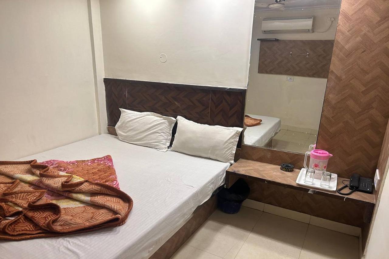 Shree Lodge Near New Delhi Railway Station, Paharganj Exterior photo